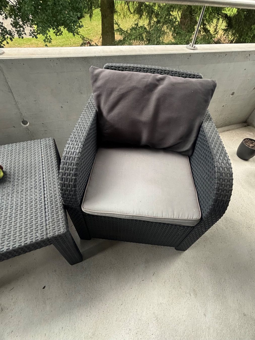 Set di tavolo e panche: Terrassenmöbelset in gutem Zustand – Usato da Gebenstorf venduto da Kerulina 2