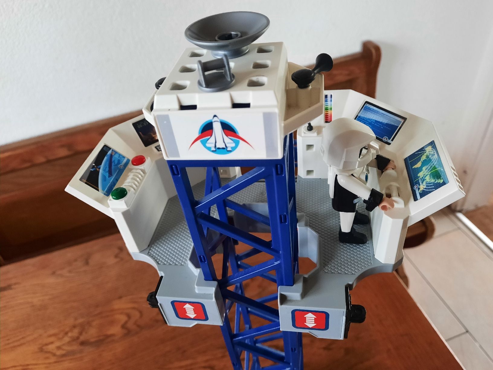 Playmobil Giocattoli: Playmobil vaisseau spatial avec site de lancement – Usato da Eschert venduto da nicolas1987 5