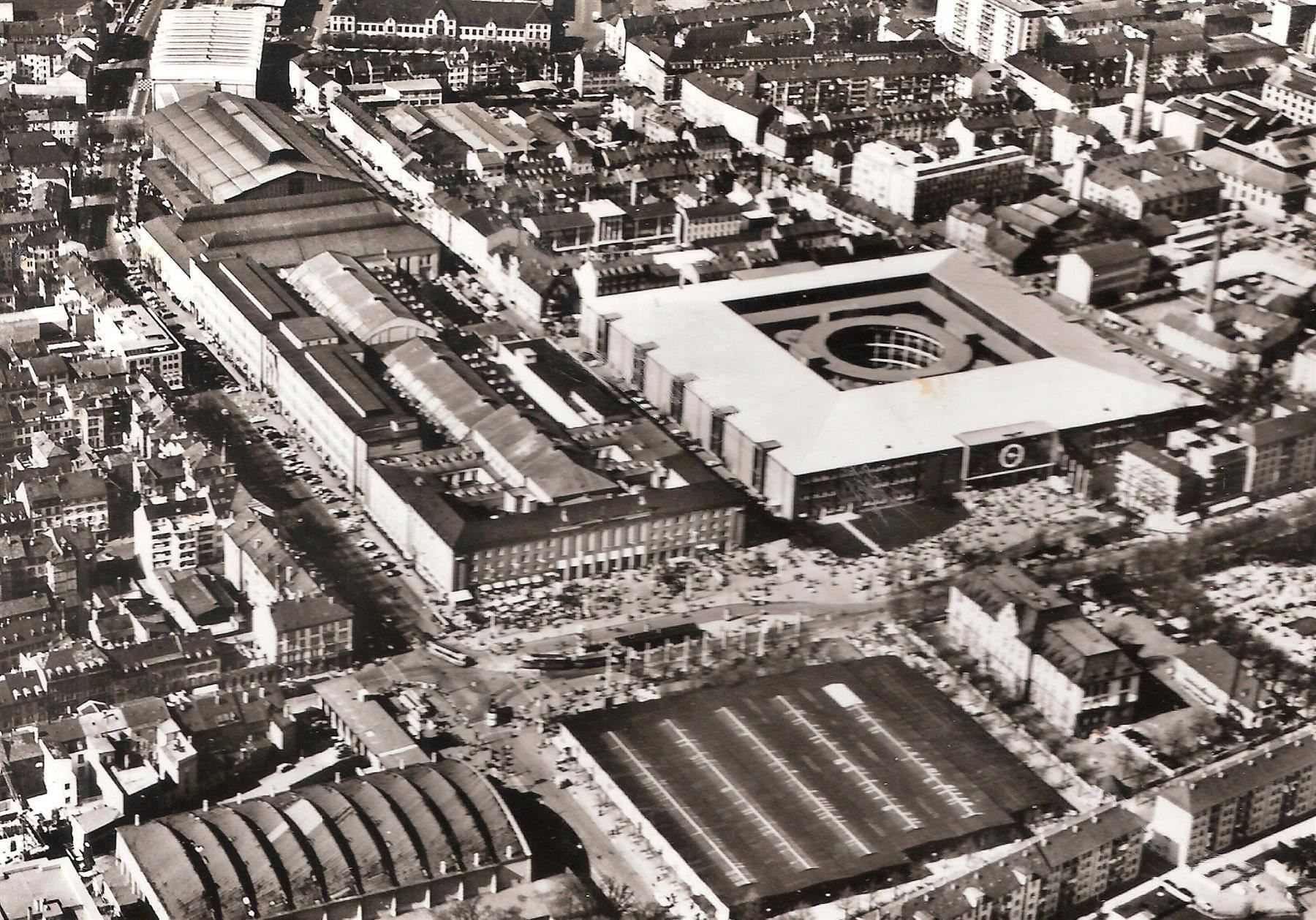 Cartoline postali: 12.4.59 Basel/Schweiz. Mustermesse/Luftaufnahme – Usato da Zürich venduto da Hagliweg