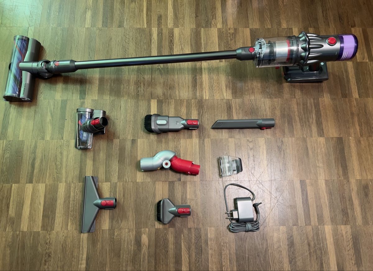 Dyson Aspirapolveri & Accessori: Dyson V12 Staubsauger- Bürsten - Akku u Filter neu – Usato da Heerbrugg venduto da fdi_7ngx 1