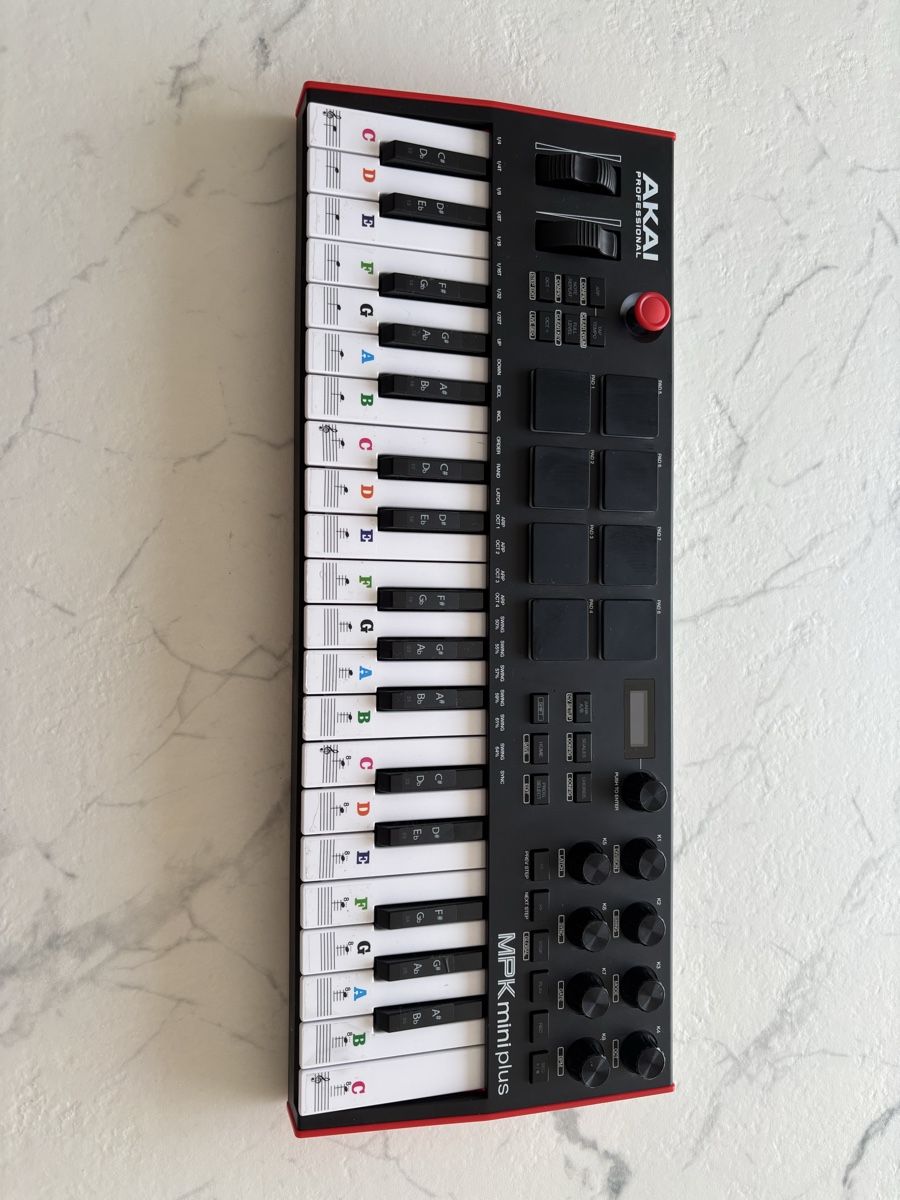 Akai Console di mixaggio: Akai MPK miniplus – Nuovo (secondo la descrizione) da Lömmenschwil venduto da tamara_cr