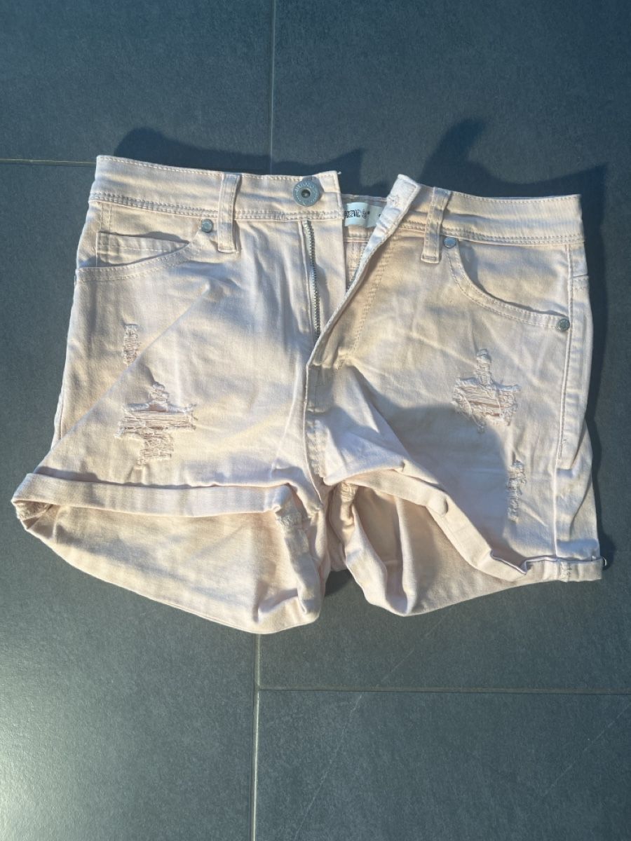 Pantaloni: Rose Sommer-Shorts, destroyed Look, Grösse S – Usato da Fulenbach venduto da F8