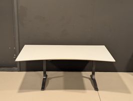Elan Euroffice Schreibtisch – Lichtgrau – Höhenverstellbar