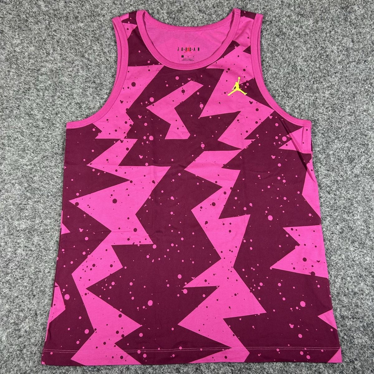 Jordan T-shirt: Jordan tank top size Large  – Nuovo (secondo la descrizione) da La Sagne NE venduto da Matlasape