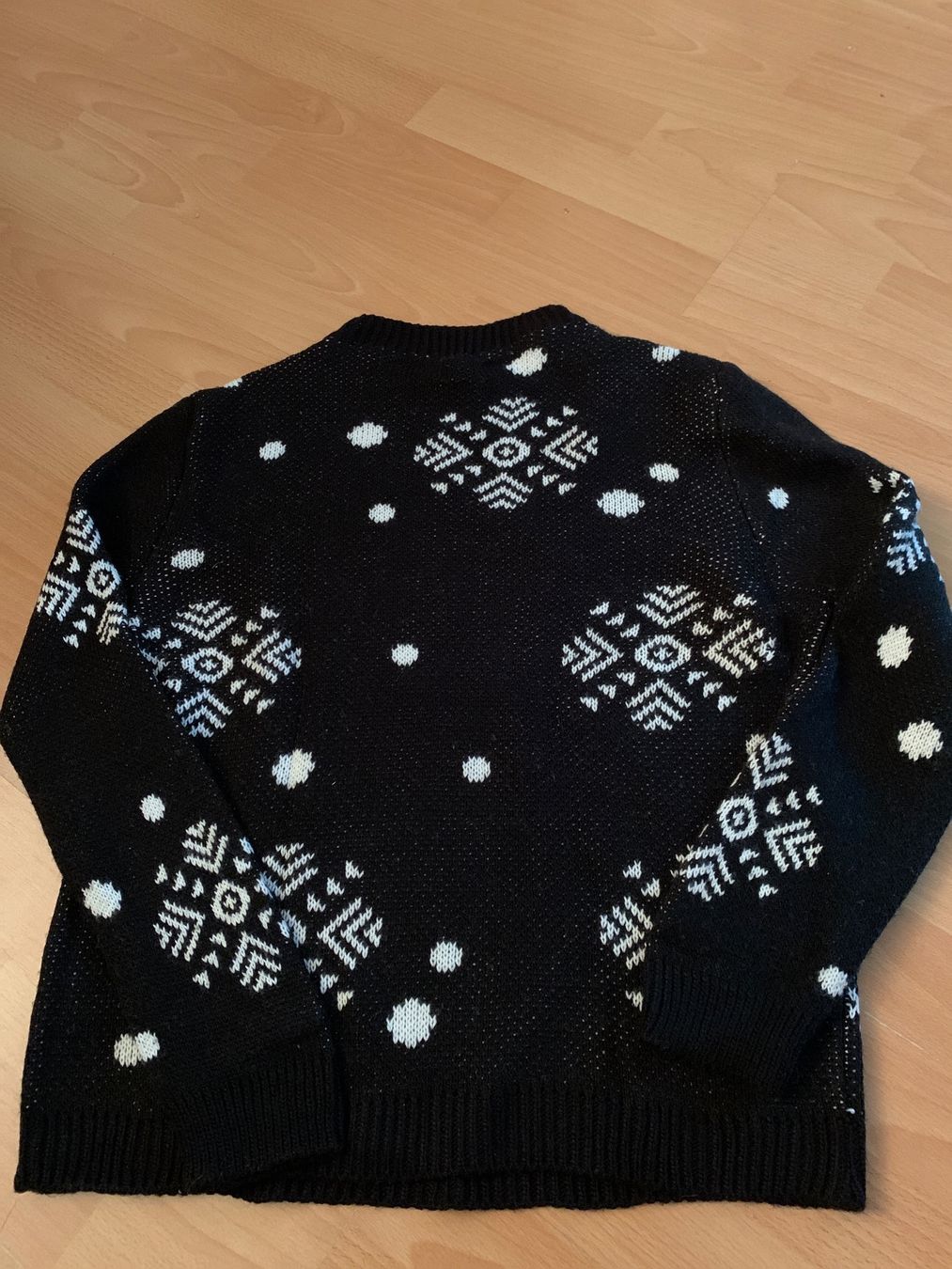 Pulls & Sweat-shirts: Joli pull de Noël taille M – D'occasion à MEYRIN par Gwendo10 1