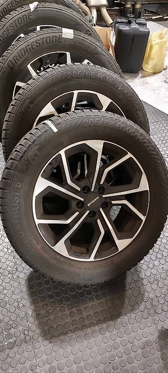 Volkswagen Felgen: Cerchi e gomme invernali Tcross – Gebraucht aus Cadenazzo von gia_drp7