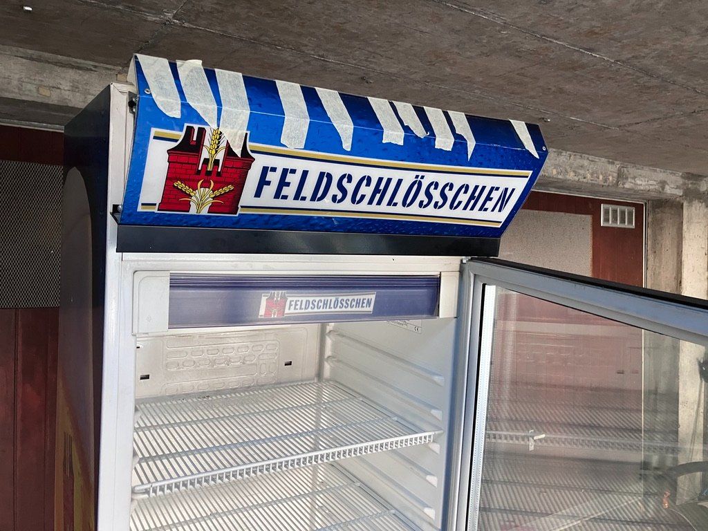 Feldschlösschen Réfrigérateurs: Gastro Kühlschrank Feldschlösschen – D'occasion à Fislisbach par Promo 2