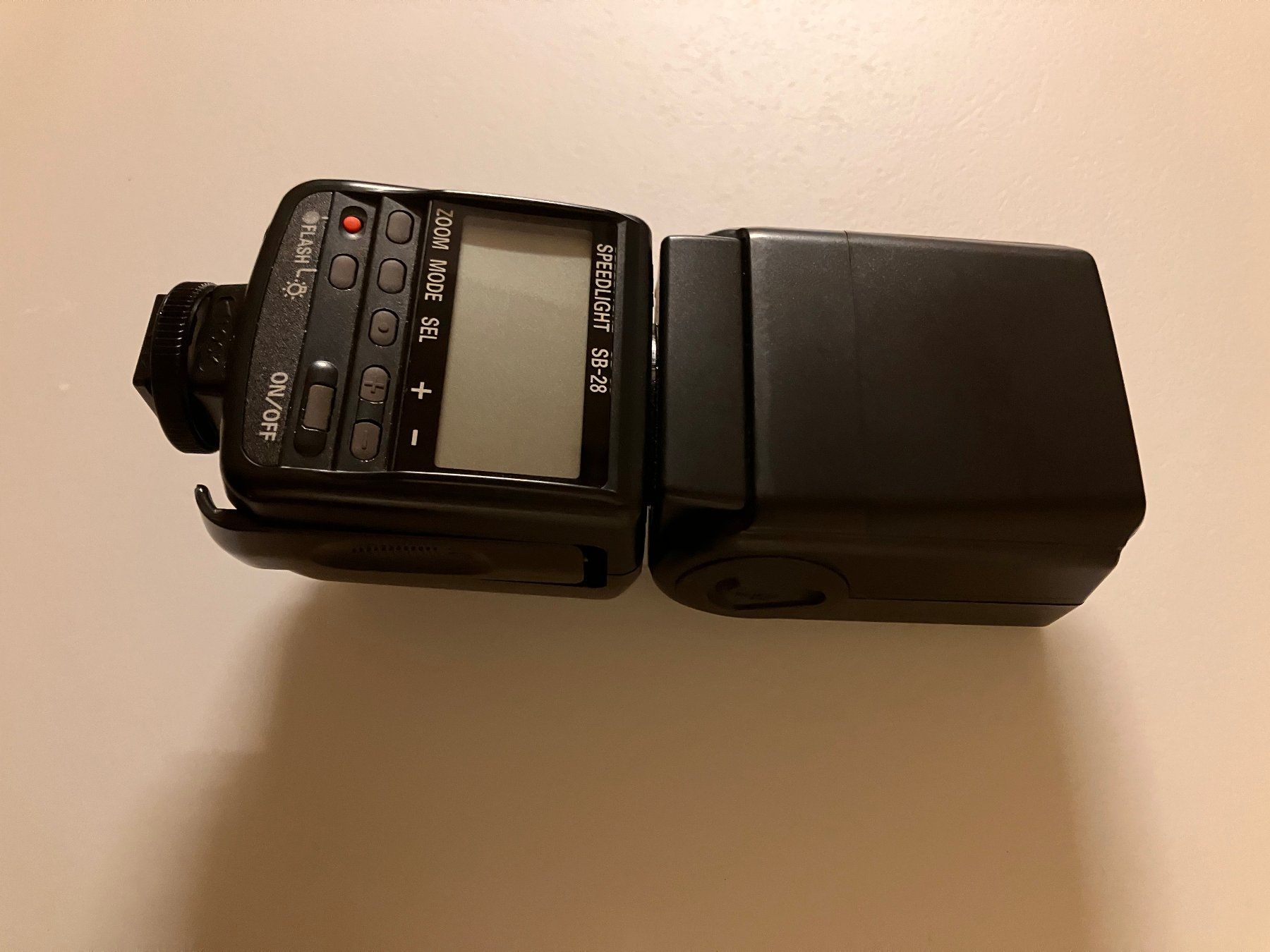 Nikon Fotocamera: Nikkon D200 mit integriertem AF 28 - 70 mm – Usato da Linden venduto da nitsirc 8