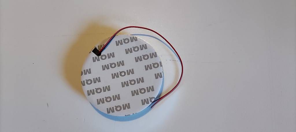 Tutti pezzi di ricambio auto: VW Emblem LED Rot 11cm – Usato da BASEL venduto da E-Bro.Electro 1
