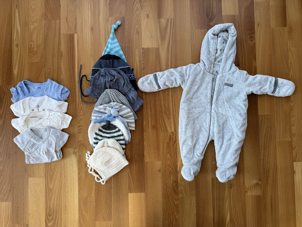 Lotti & Set di vestiti: Kleider Gr. 50/56 76 Stk – Usato da Adetswil venduto da kai_p9fb 3