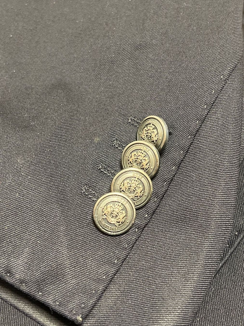 Completi: Hugo Boss Herren – Usato da Menzingen venduto da Dali2504 2