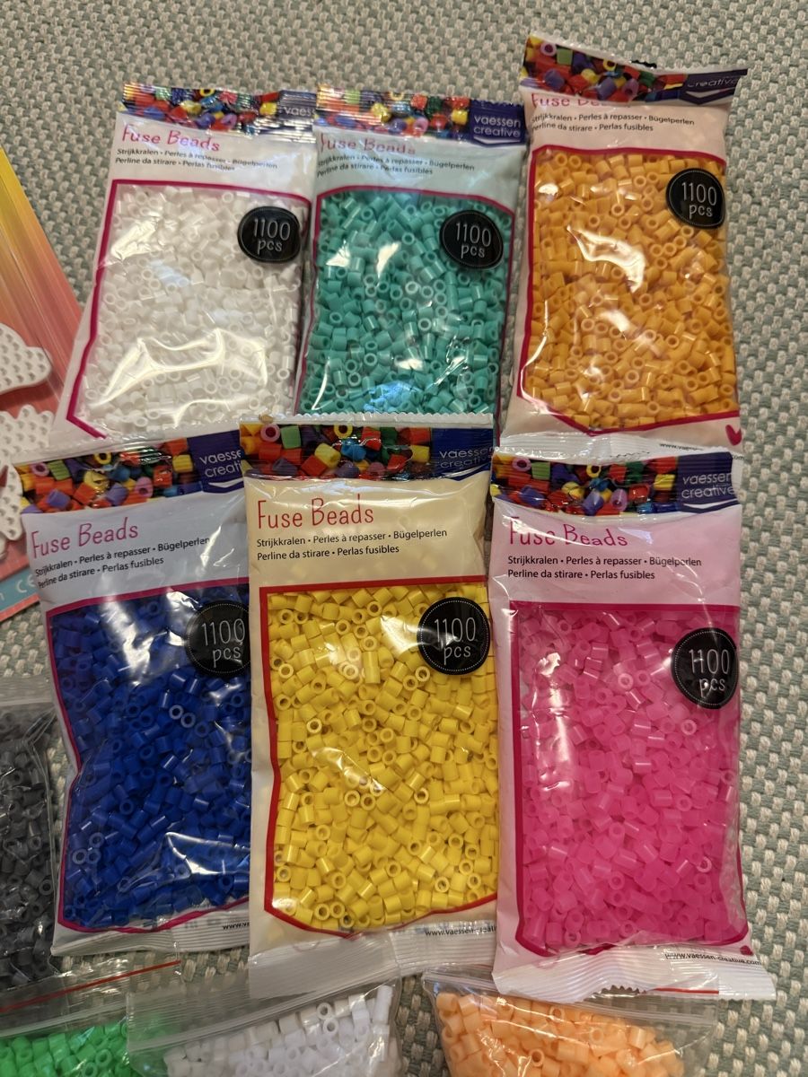 Kit bricolage: Bügelperlen + Hama Motiven  Neu – Nuovo e nell'imballaggio originale da Zürich venduto da Gross9 1