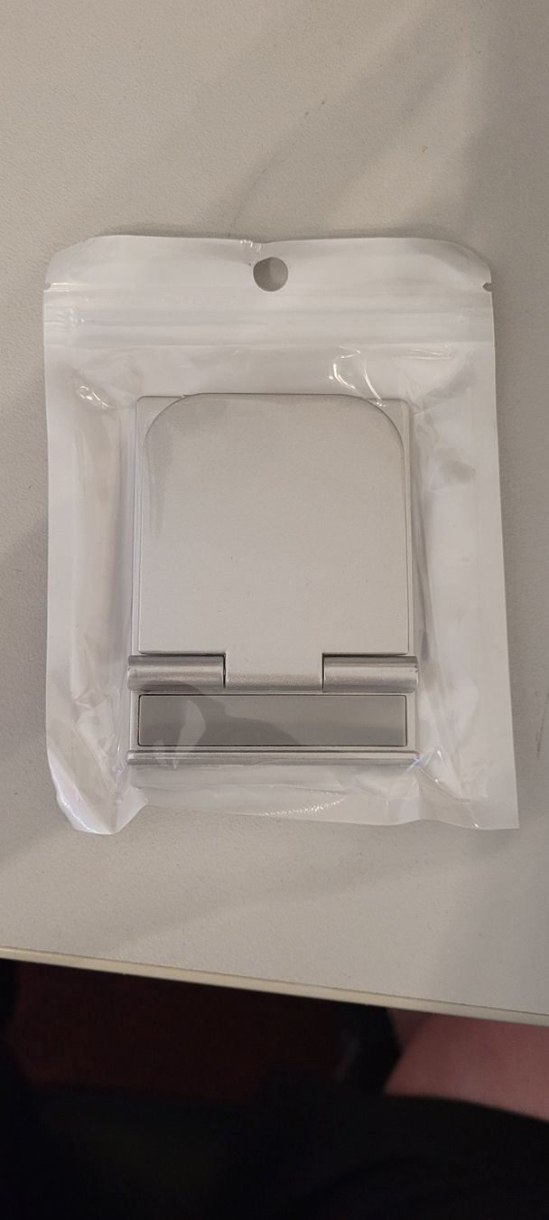 Handys / Smartphones: Handyhalter Klappbar klein einfach tragbar universal Silber – Neu und originalverpackt aus Adlikon b.Regensdf von ChriZ86 3