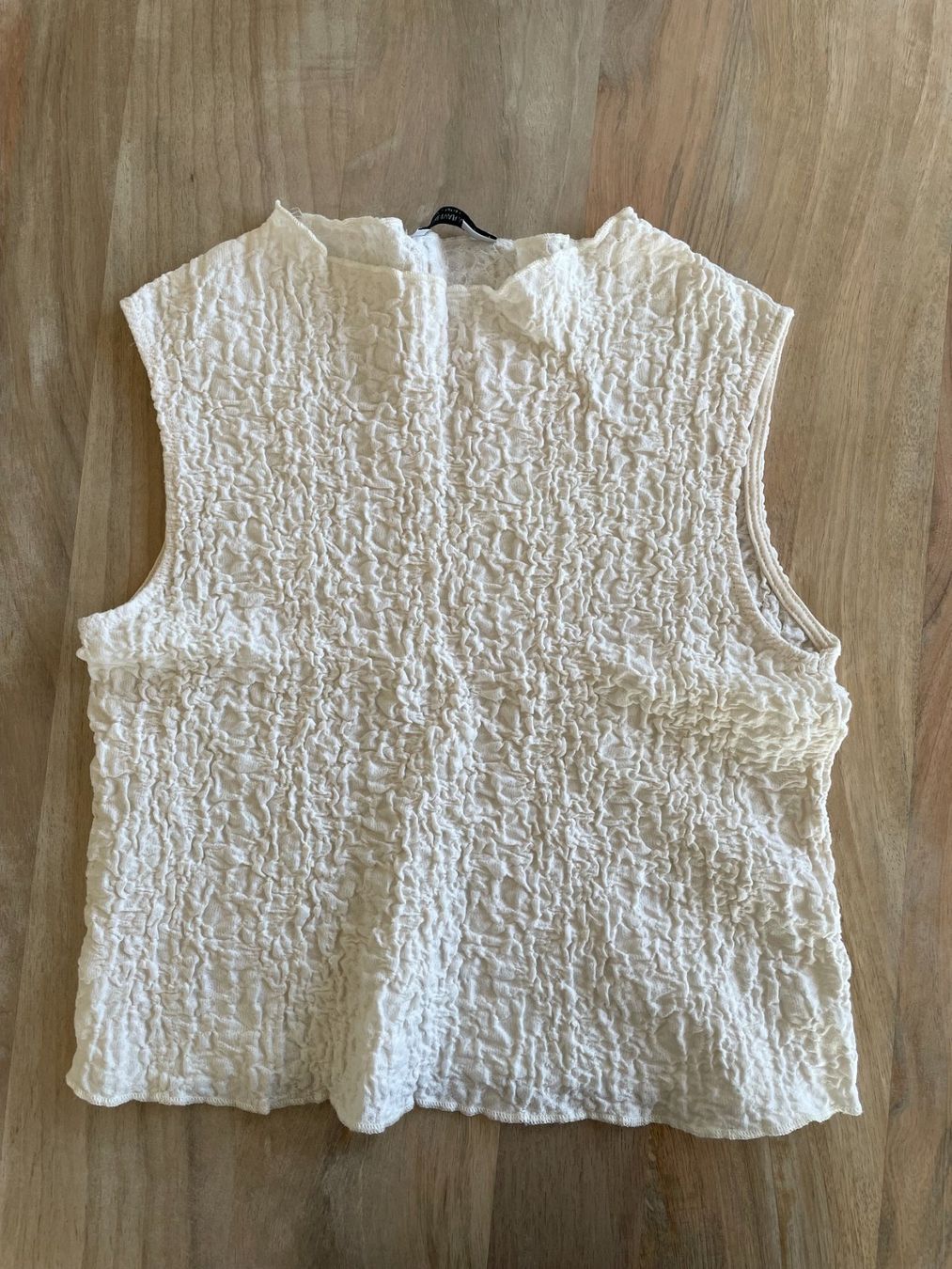 Stradivarius Top: Top ärmellos - cremefarbig – Usato da Eschenbach LU venduto da B.L.R