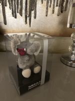 Elefant mit einer ewigen Rose