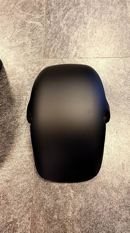 Topcase: Mattschwarze HL 3.0 Abdeckung – Usato da Unterseen venduto da beE-Scooter 4