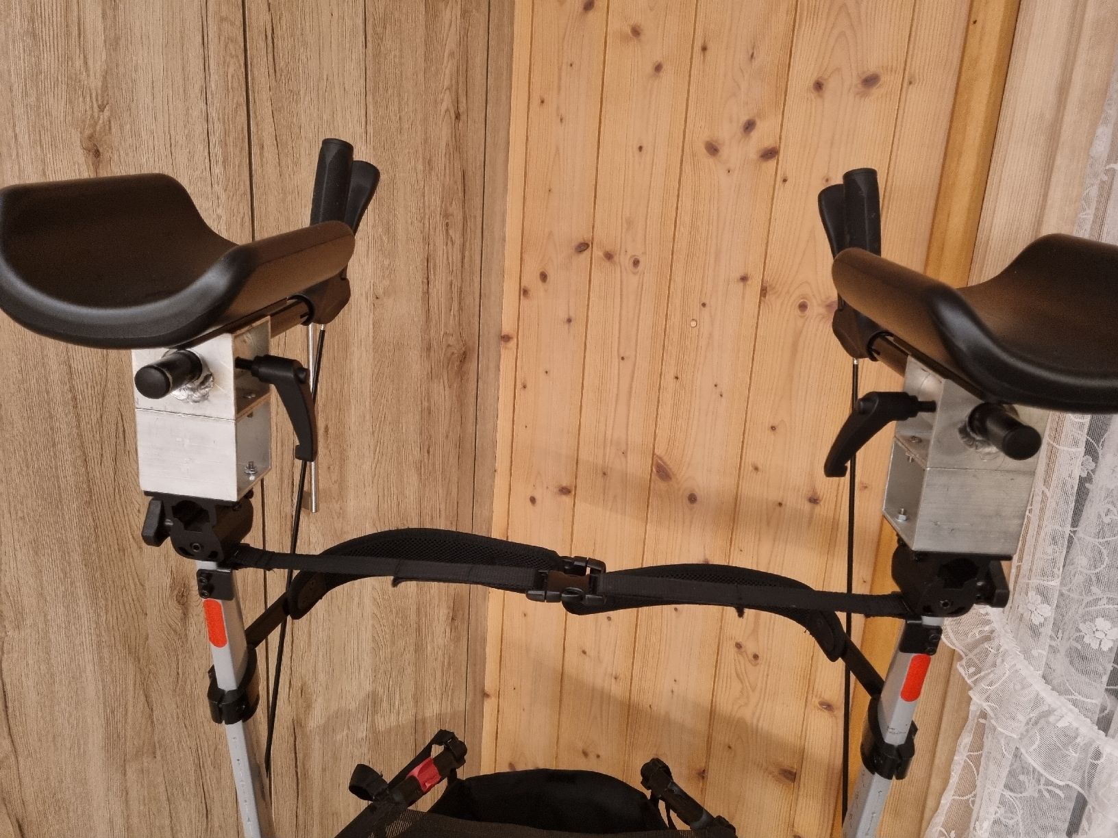 Ausili per la deambulazione: Birkenrot Hochrollator / Unterarmauflage Rollator – Usato da Reichenbach i. K. venduto da Fanki83 4