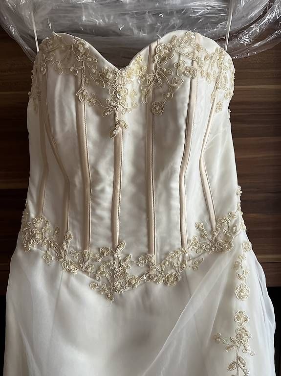 Vestiti: Hochzeitskleid Brautkleid – Usato da Bottenwil venduto da Guguseli014 1