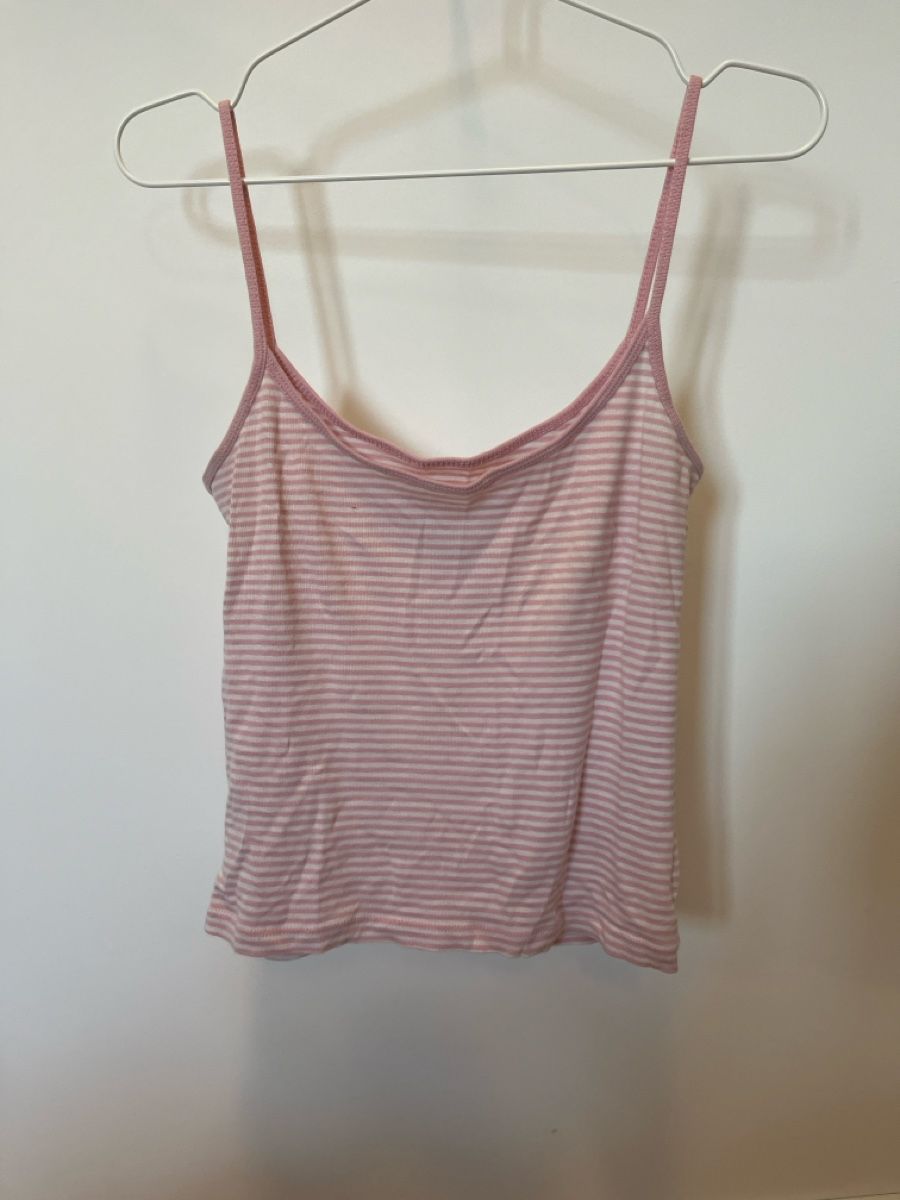 Brandy Melville Top: Brandy Melville Top – Usato da Guntalingen venduto da mon_hc9m