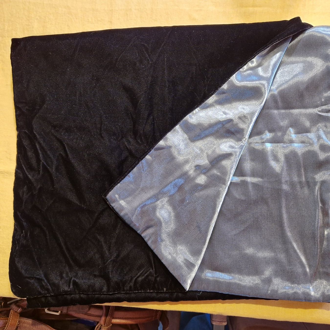 Altro in Moda donna: Vintage Stola Reversible Schwarz/Silber – Usato da Gränichen venduto da sunchi07
