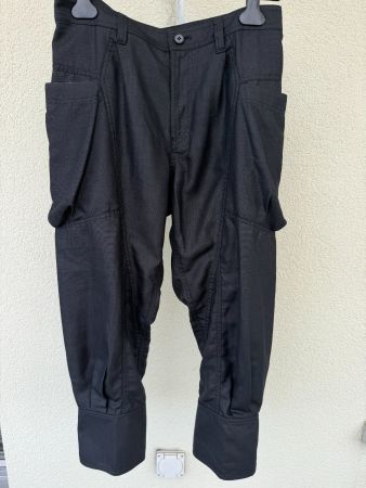 Hose von der ersten Linie Issey Miyake