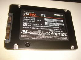 1TB ssd. Samsung 870 EVO. Wenig stundeDetails siehe Bildern.