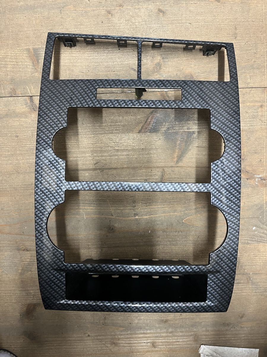 Dodge Tutti pezzi di ricambio auto: Dodge Charger Carbon Blende – Nuovo (secondo la descrizione) da Bösingen venduto da Demoda