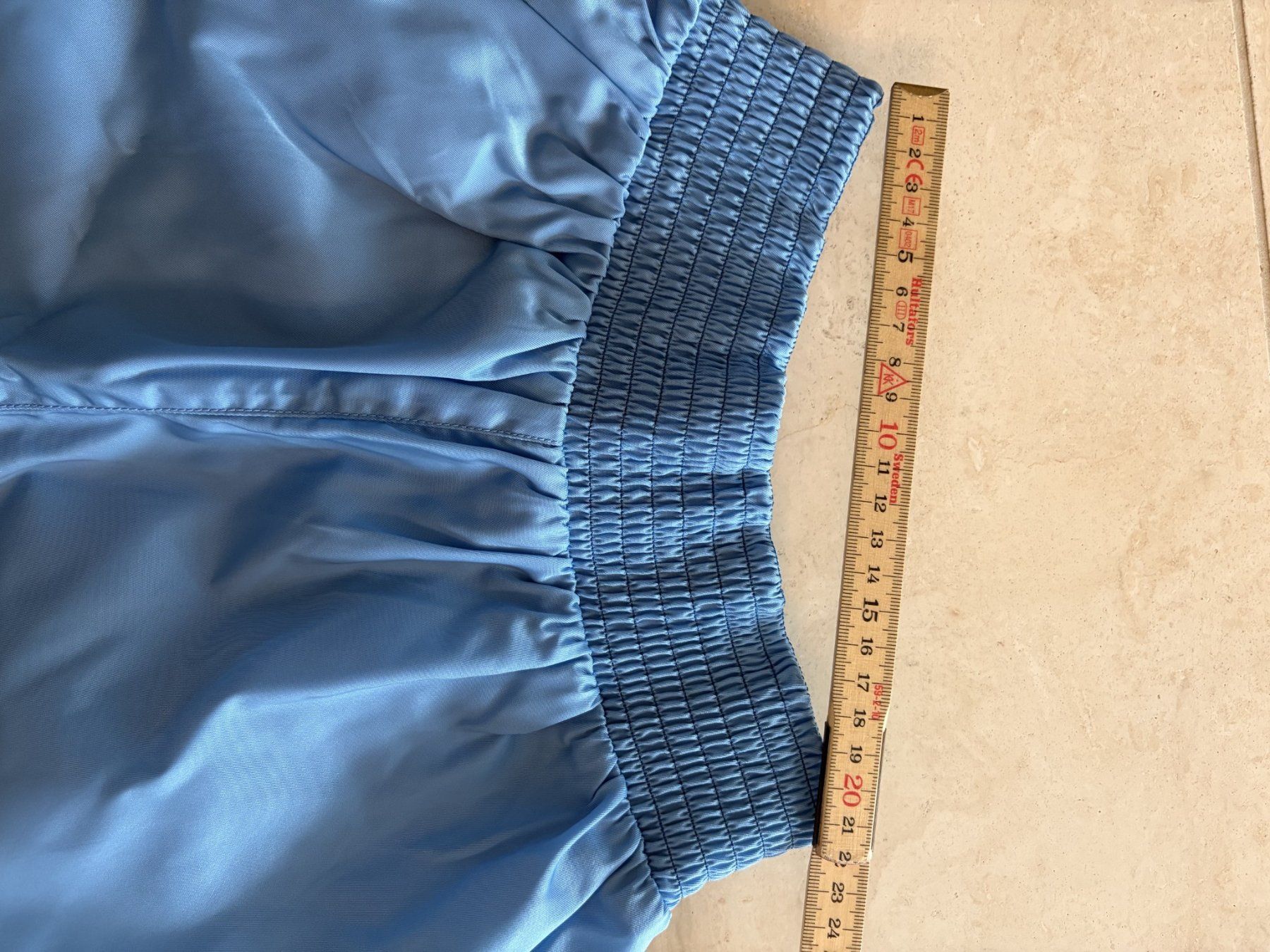 Pantaloni: Prada Re-Nylon Shorts Hellblau Triangle Logo – Usato da Kreuzlingen venduto da Jea_luxe 4