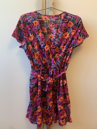 Sommerliches Overall mit Blumen, Grösse M.🌺 ab 5.-