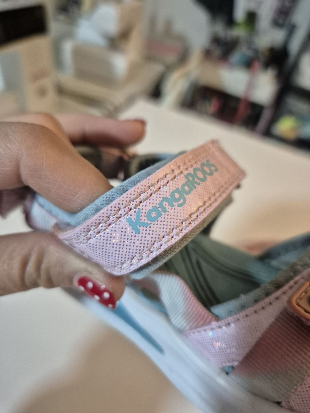 Scarpe per ragazze: Kangaroos Sandalen 26 Mädchen – Usato da Wynigen venduto da La_Talpa 1