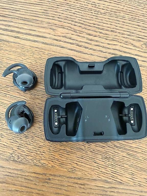 Cuffie: Cuffie bluetooth BOSE  – Usato da Viganello venduto da Nikilis 4