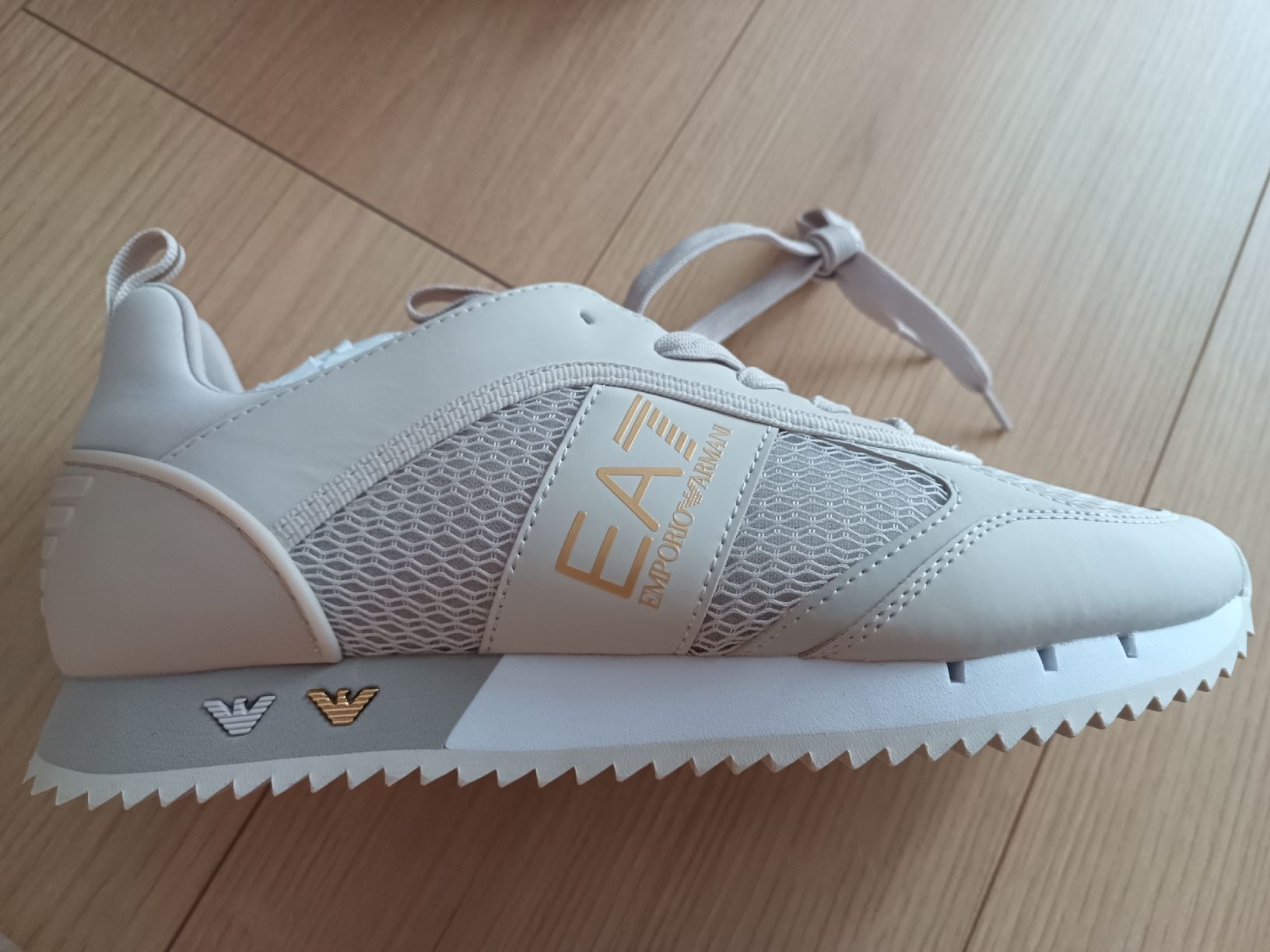 Armani Scarpe da uomo: Emporio Armani EA7 Sneakers Beige 42 – Nuovo e nell'imballaggio originale da Frümsen venduto da Swissline90 1
