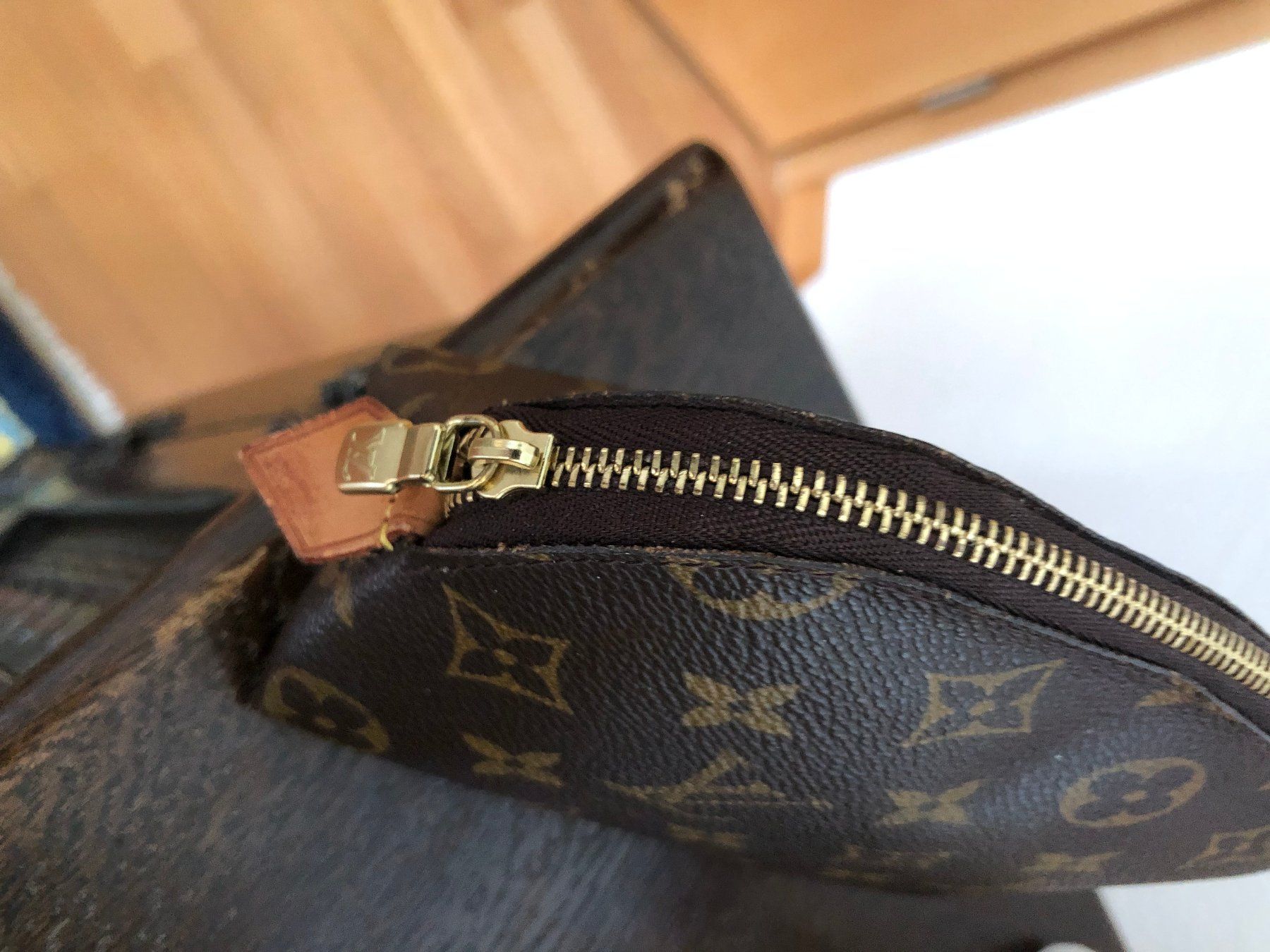 Louis Vuitton Kosmetikkoffer: LOUIS VUITTON  TROUSSE  MAQUILLAGE – Gebraucht aus Landquart von geraldine25 3