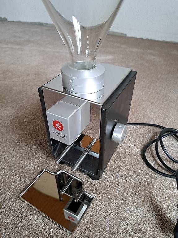 Macchine per caffè & Macchine per espresso: Moulin à Café Olympia Express – Usato da Ardon venduto da Vikess 1