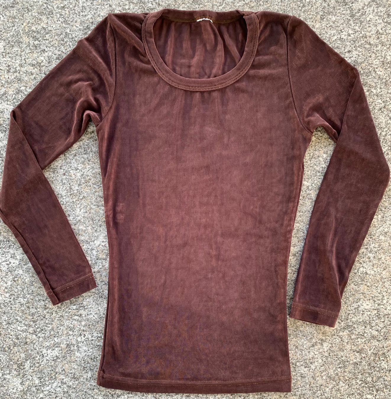 T-Shirts: körpernahes LA-Shirt Damen-T-Shirt marronfarbenes Shirt – Gebraucht aus Auenstein von mar_8mxd