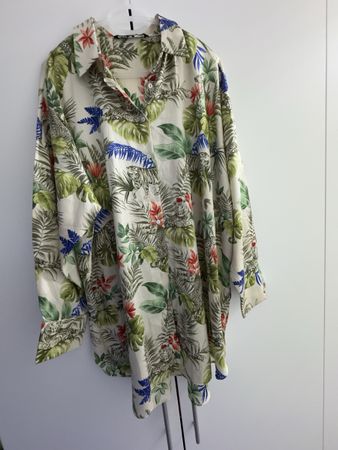 Chemise à motifs tropicaux et tigres