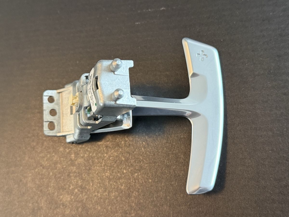 Porsche Tutti pezzi di ricambio auto: Porsche 991 Shift Paddles Silver – Usato da Kilchberg ZH venduto da bur_7ypx 5