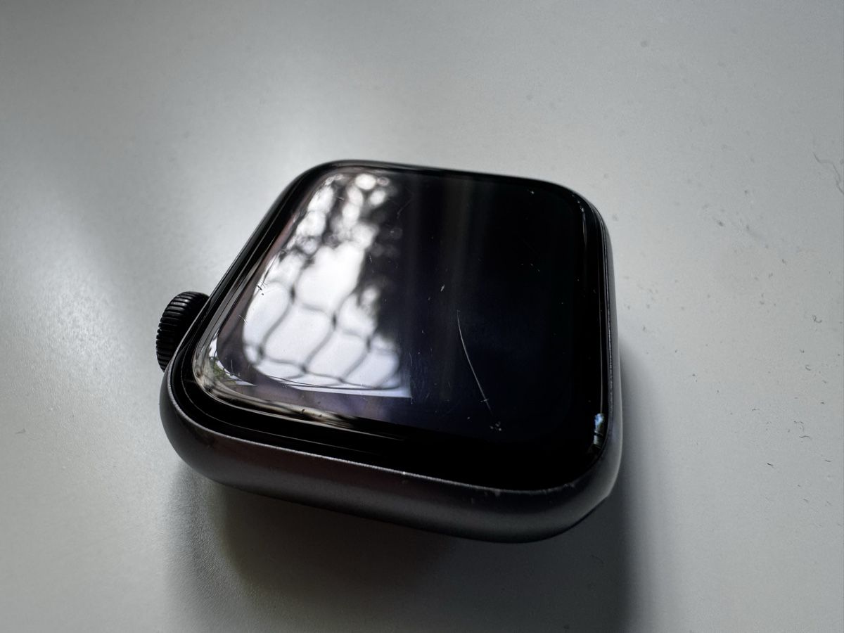 Apple Smartwatch: Apple Watch SE Space Gray, 40mm, GPS – Usato da Rüschlikon venduto da norber44 5