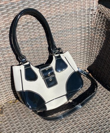 Sac à main noir et blanc – bandoulière – bon état