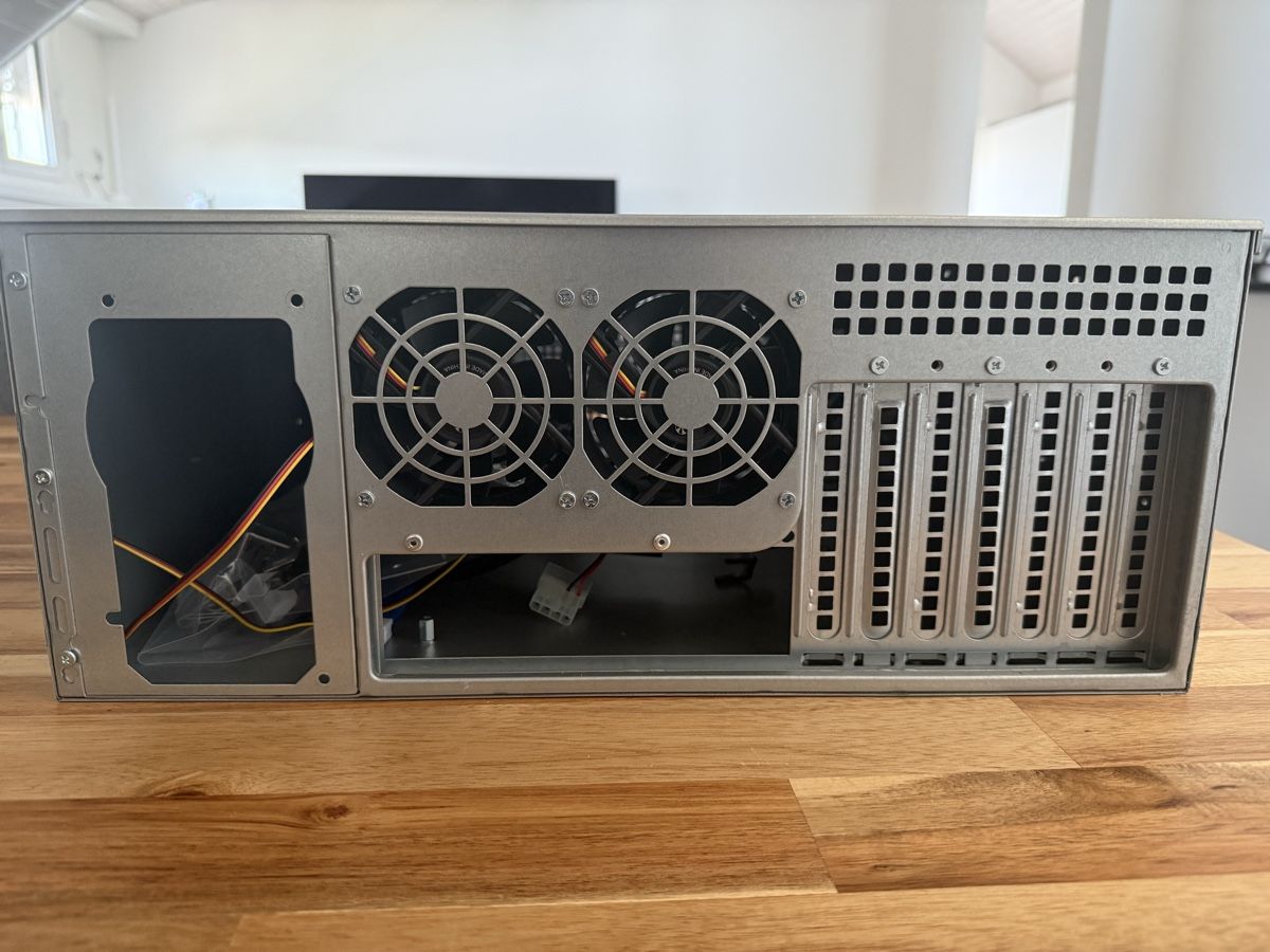 Custodie: Inter-Tech IPC 4U-40248 19” Servergehäuse – Usato da Adlikon b. Regensdorf venduto da patzkaal 2