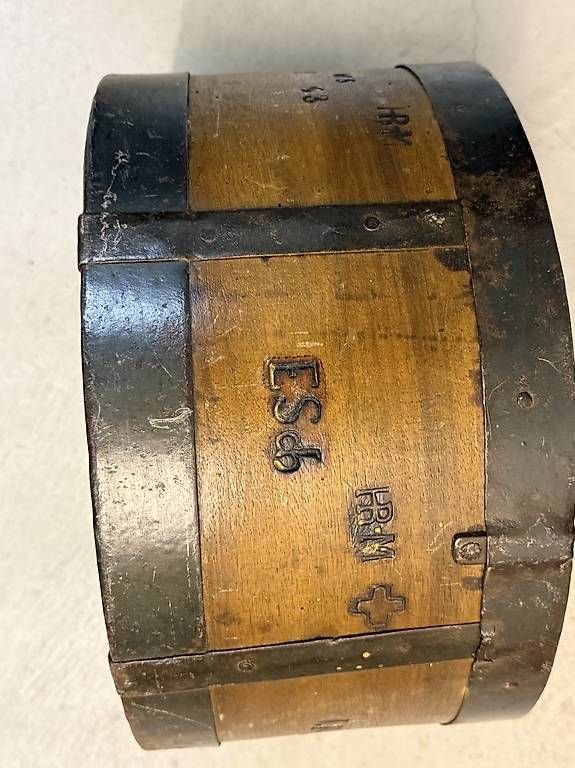 Altri elettrodomestici e apparecchi d’epoca: Antikes Butterfass aus Holz mit Gestell – Usato da Zürich venduto da pey_mtw2 3