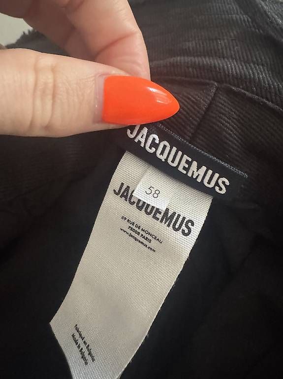 Jacquemus Copricapi, berretti & cappellini: Cappello Jacquemus nuovo – Nuovo (secondo la descrizione) da Breganzona venduto da Swonder 2