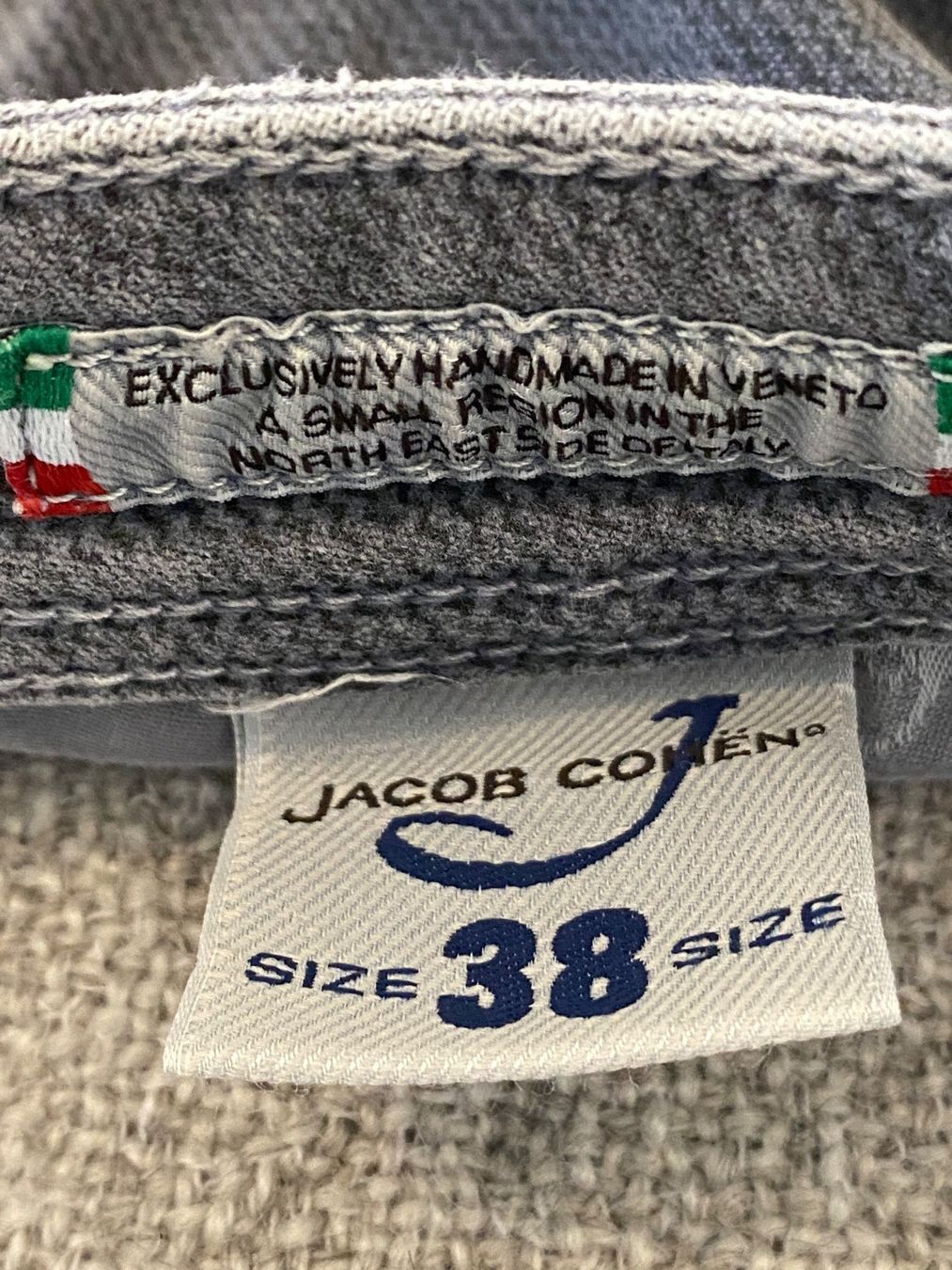 Jacob Cohën Jeans: Jacob Cohën-Herrenjeans, Grösse 38, grau, gebraucht – Gebraucht aus Thalwil von Grossfami6 5