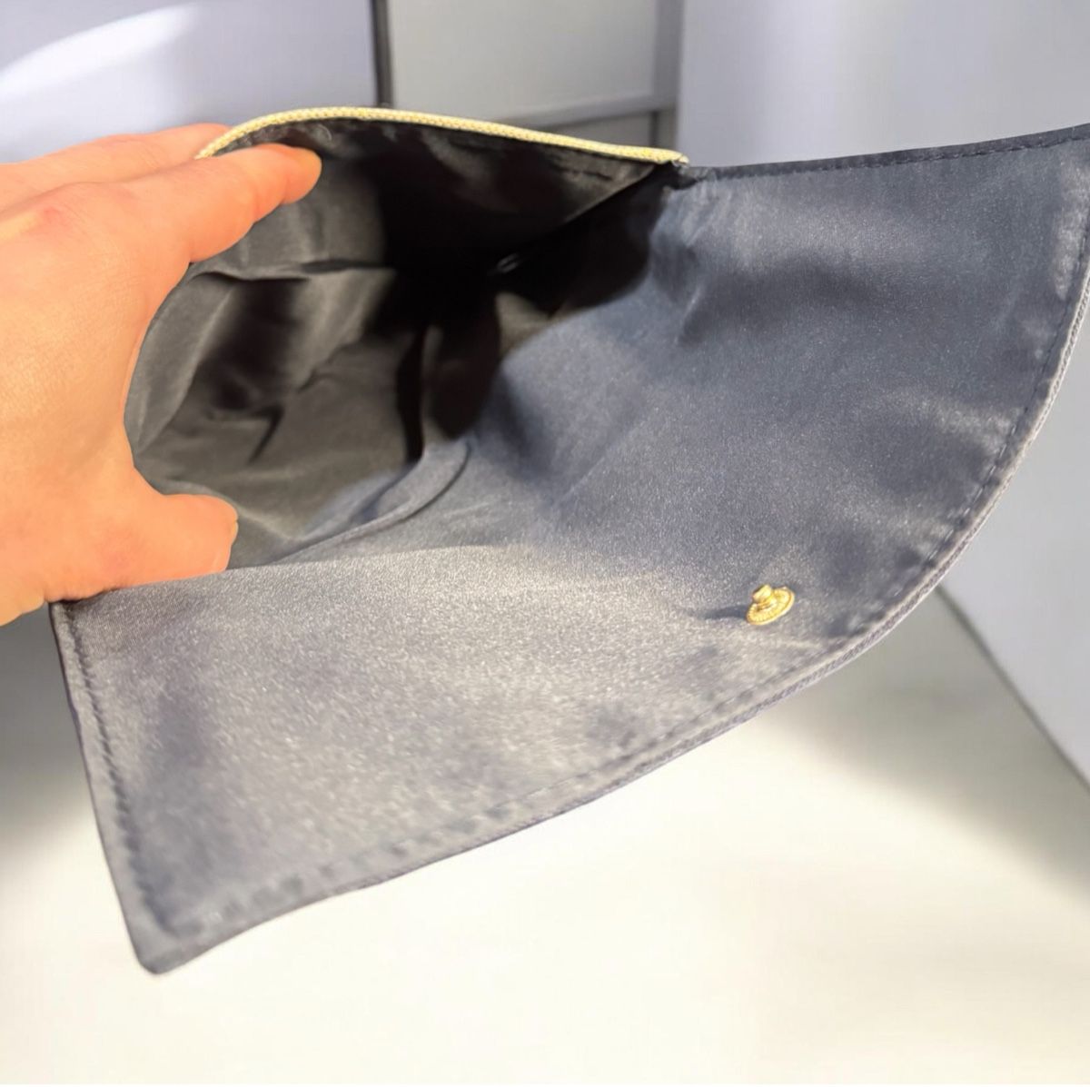 Guerlain Kosmetikkoffer: Pochette Guerlain Paris – Neu und originalverpackt aus Châtel-St-Denis von Montclair_Swiss 3