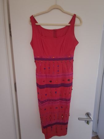 Robe ROMYDA KETH rouge ornée taille M Parfait état. 