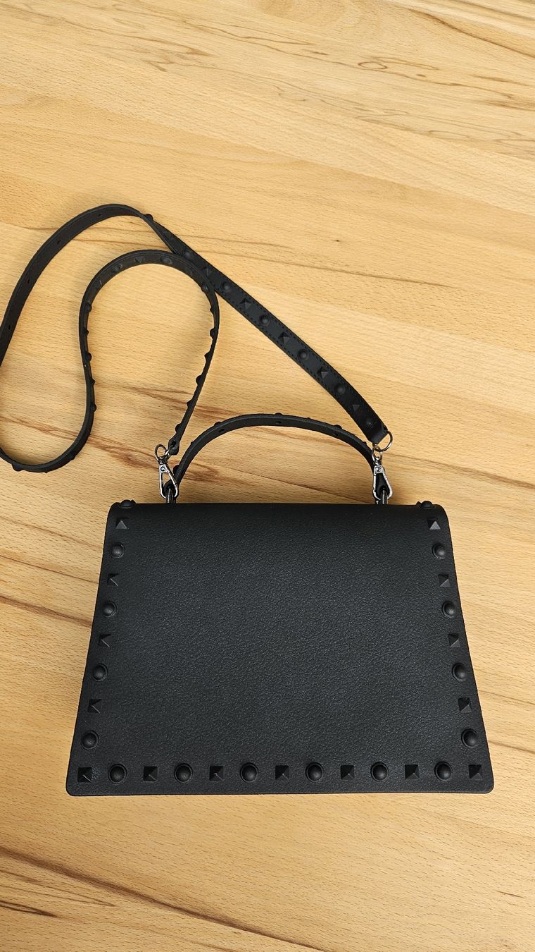 Altro in  Abbigliamento & Accessori: Handtasche Schwarz Gothic – Usato da Winznau venduto da banditgsf 1