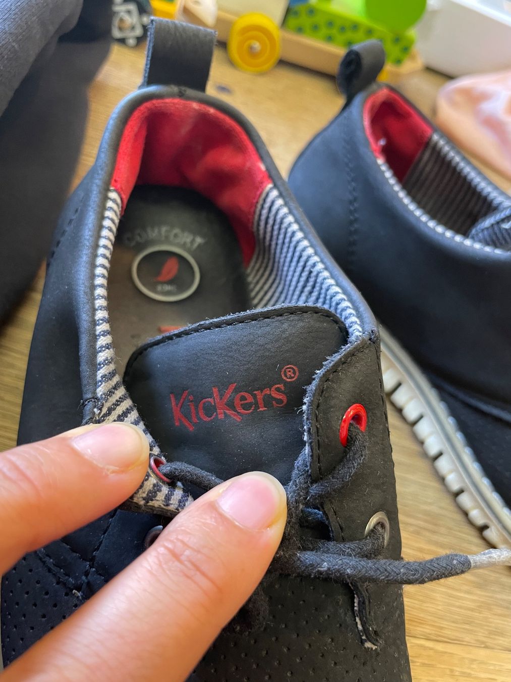 Kickers Schuhe für Jungen: Kickers Kinderschuhe , Grösse 34, schwarz👟 – Gebraucht aus Biel/Bienne von gul_fxx2 1