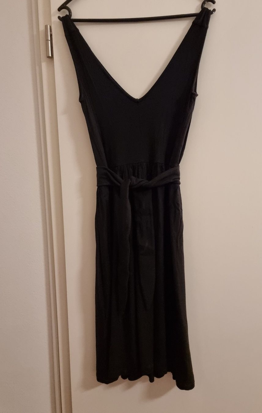 Nafnaf Kleider: Robe d'été noire NAFNAF Paris – Gebraucht aus Veyrier von Leilazizou