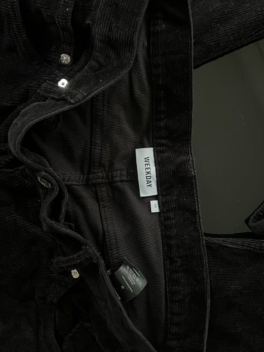 Weekday Pantaloni: Weekday pants corduroy – Usato da Renens VD venduto da ale_q6bz 2