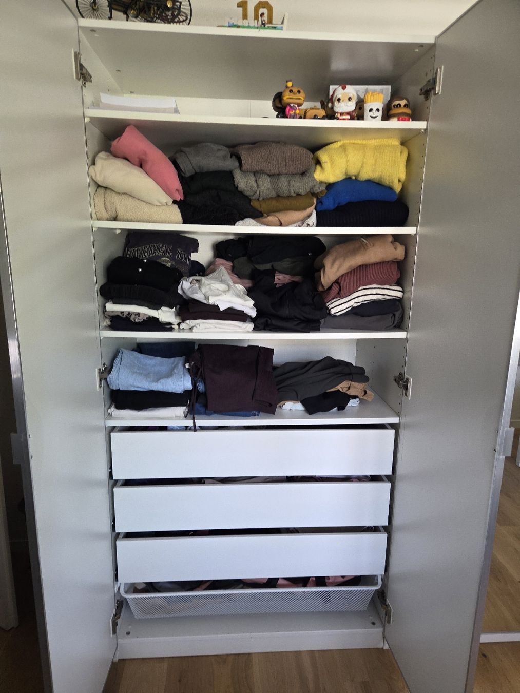 Ikea Armoires: GRATIS - IKEA Schrank – D'occasion à Hinwil par rot_2rgs 1
